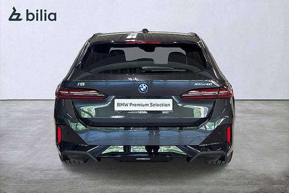 BMW i5 4 of 19
