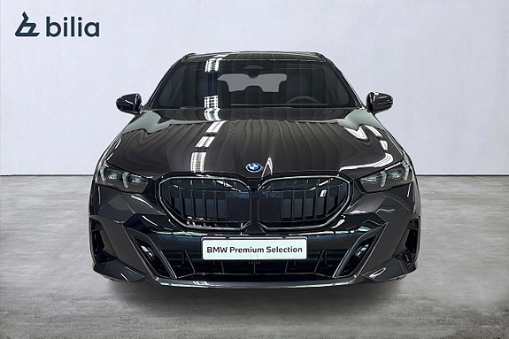 BMW i5 5 of 19