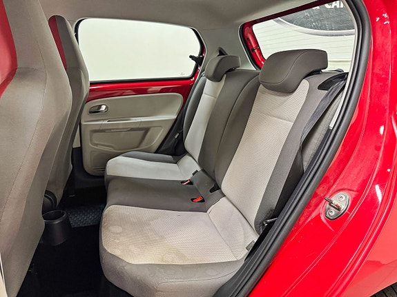 Volkswagen UP! 5 of 5