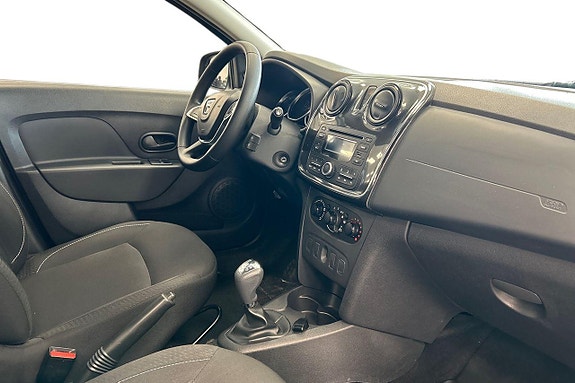 Dacia Logan 9 of 23