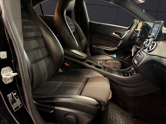 Mercedes-Benz CLA200 21 of 30