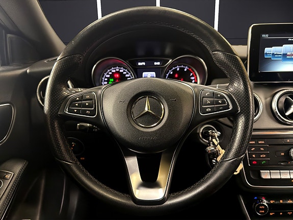 Mercedes-Benz CLA200 24 of 30
