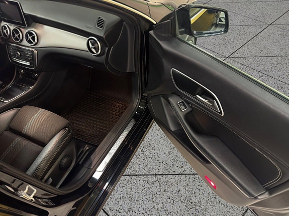 Mercedes-Benz CLA200 19 of 30