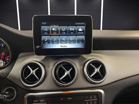 Mercedes-Benz CLA200 30 of 30