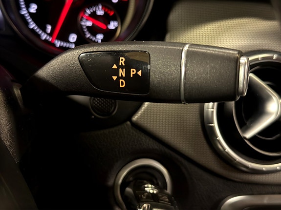 Mercedes-Benz CLA200 29 of 30