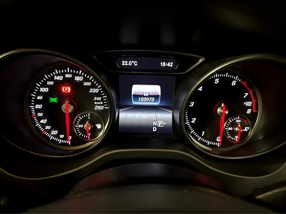 Mercedes-Benz CLA200 26 of 30