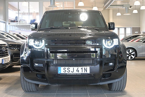 Land Rover Defender 110 5 of 5