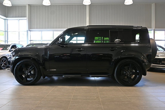 Land Rover Defender 110 2 of 5