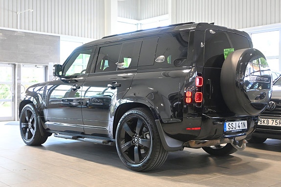 Land Rover Defender 110 3 of 5