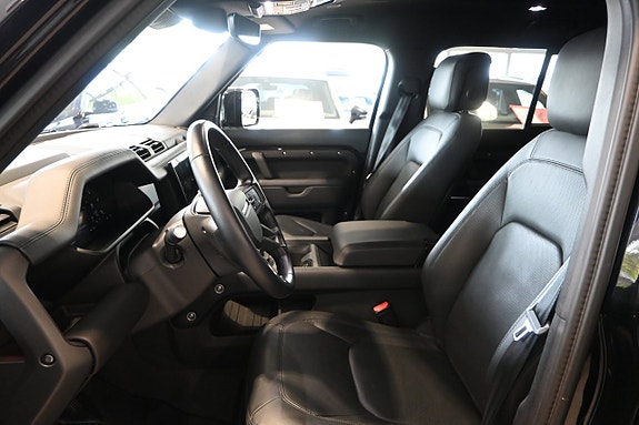 Land Rover Defender 110 8 of 28