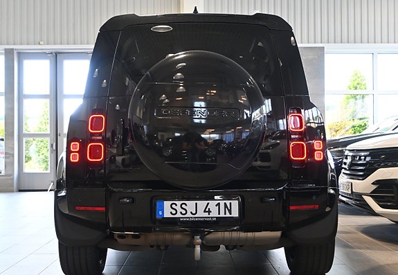 Land Rover Defender 110 4 of 5