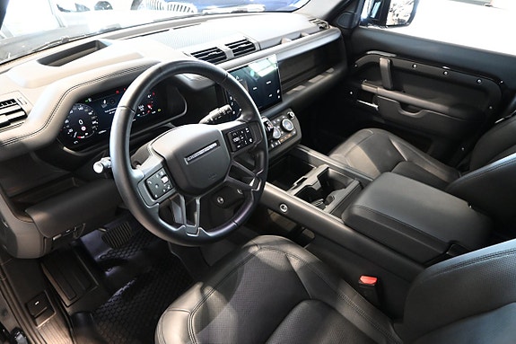 Land Rover Defender 110 7 of 28
