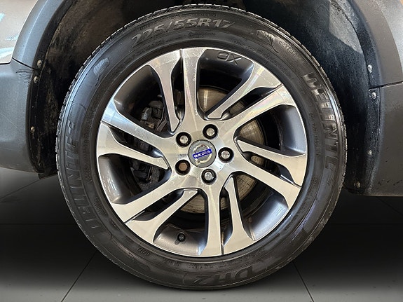 Volvo XC70 14 of 20