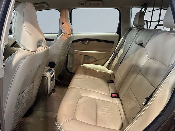 Volvo XC70 11 of 20