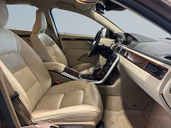 Volvo XC70 9 of 20