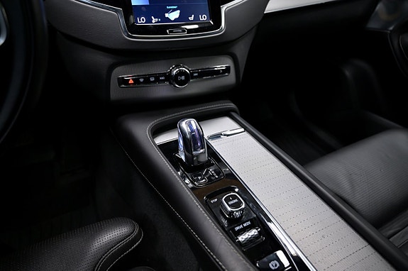 Volvo XC90 25 of 30