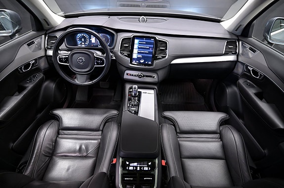 Volvo XC90 18 of 30