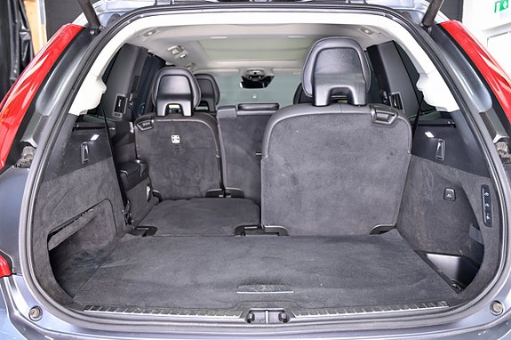 Volvo XC90 10 of 30