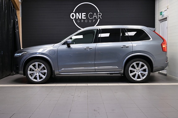 Volvo XC90 4 of 30
