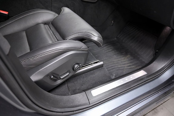 Volvo XC90 14 of 30