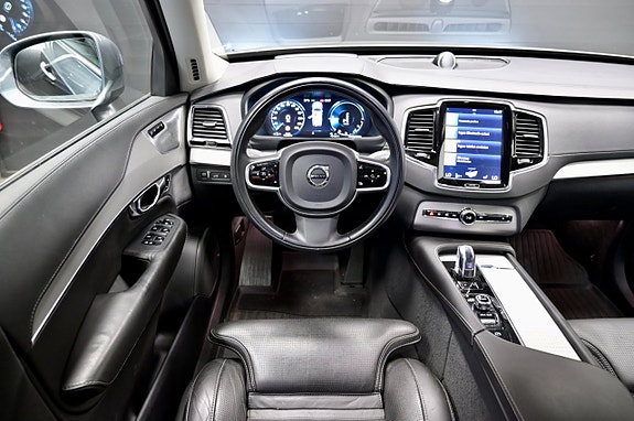 Volvo XC90 19 of 30