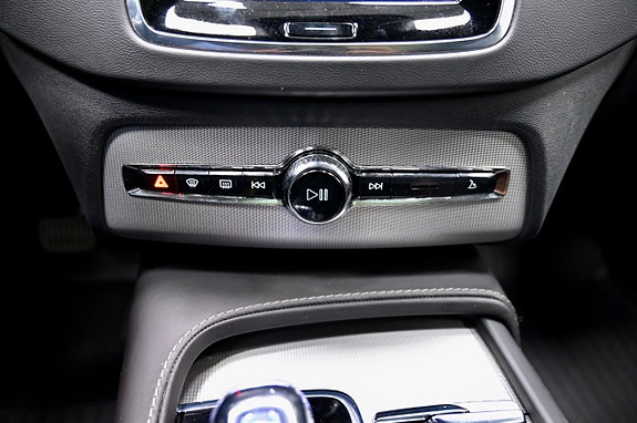 Volvo XC90 26 of 30