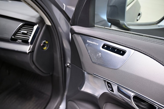 Volvo XC90 15 of 30