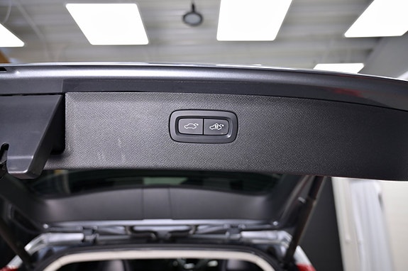 Volvo XC90 11 of 30