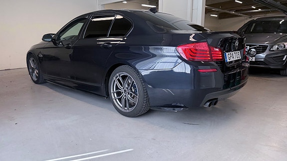 BMW 520d 4 of 5