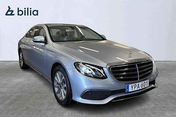 Mercedes-Benz E200 2 of 5