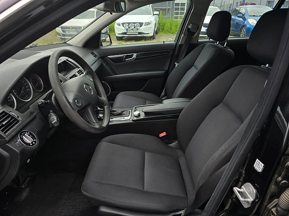 Mercedes-Benz C200 5 of 5
