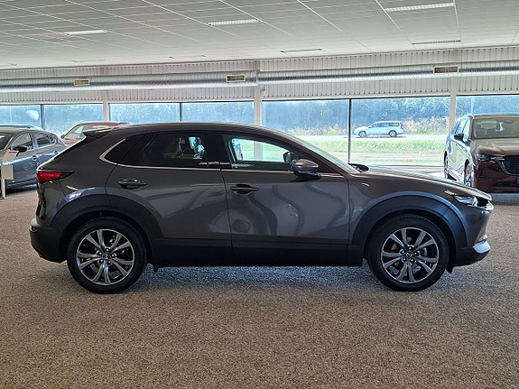 Mazda CX-30 4 of 15