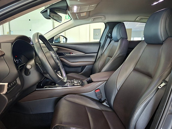 Mazda CX-30 9 of 15