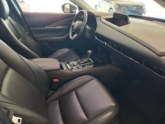 Mazda CX-30 12 of 15