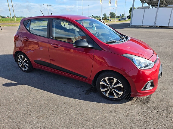 Hyundai i10 3 of 5
