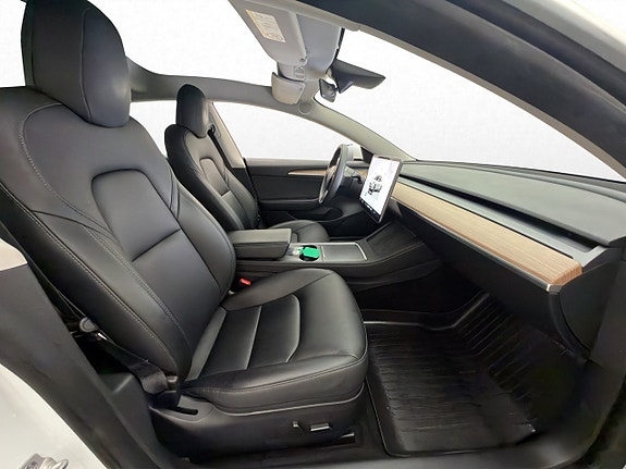 Tesla Model 3 27 of 30