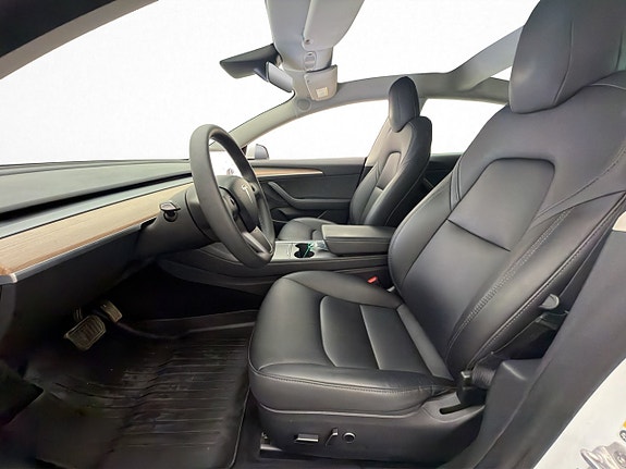 Tesla Model 3 11 of 30