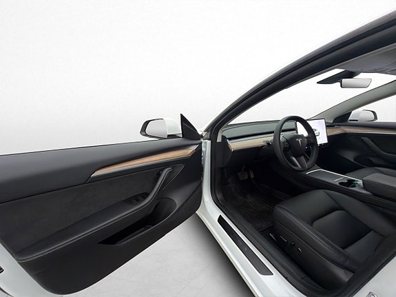 Tesla Model 3 10 of 30
