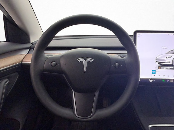 Tesla Model 3 14 of 30