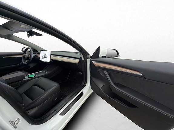 Tesla Model 3 28 of 30