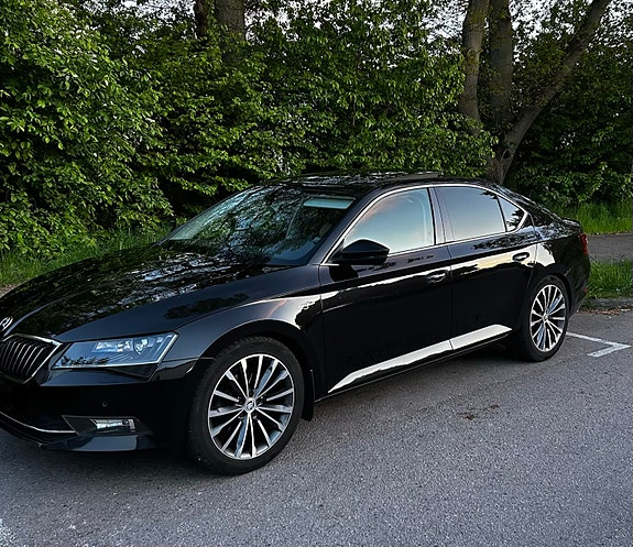 Skoda Superb 6 of 9