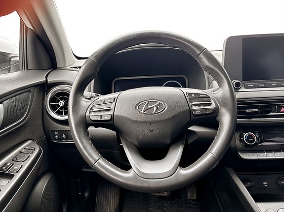Hyundai Kona 7 of 16