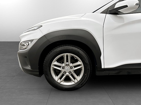 Hyundai Kona 14 of 16
