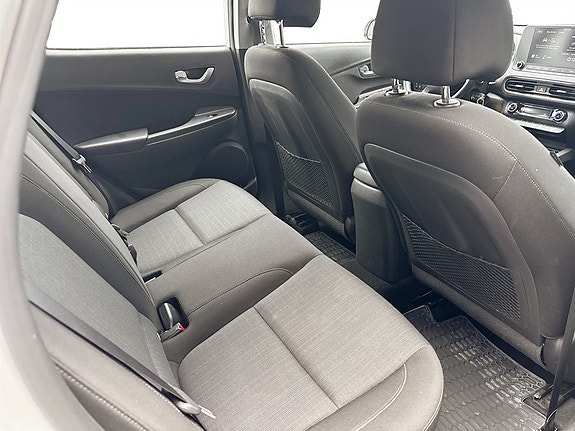Hyundai Kona 13 of 16