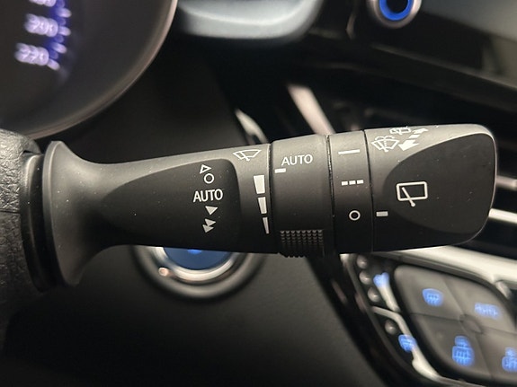Toyota C-HR 20 of 30