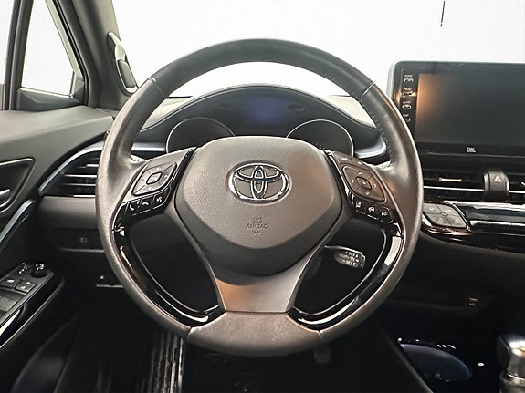 Toyota C-HR 13 of 30