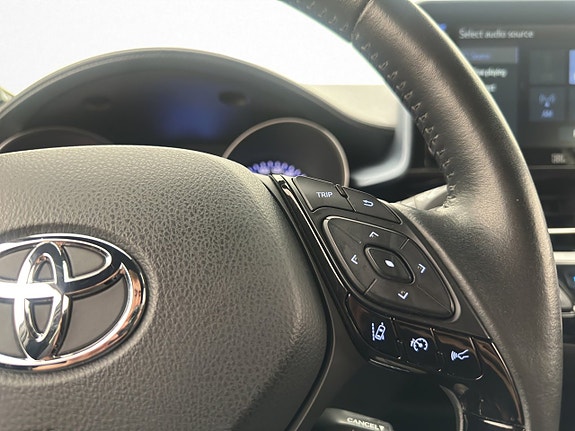 Toyota C-HR 18 of 30
