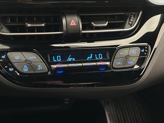 Toyota C-HR 25 of 30