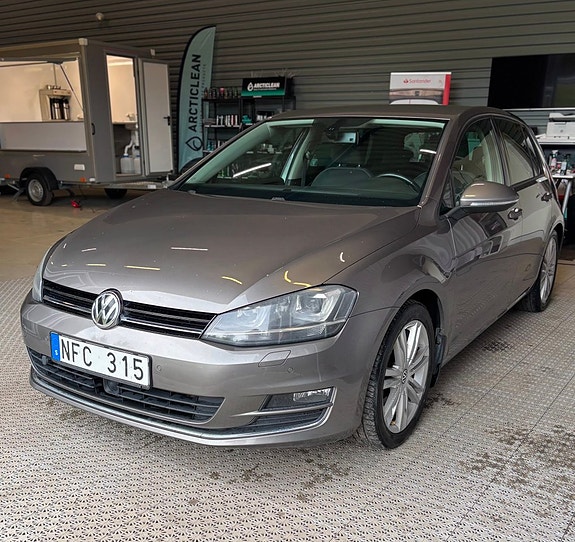 Volkswagen Golf I 2 of 5