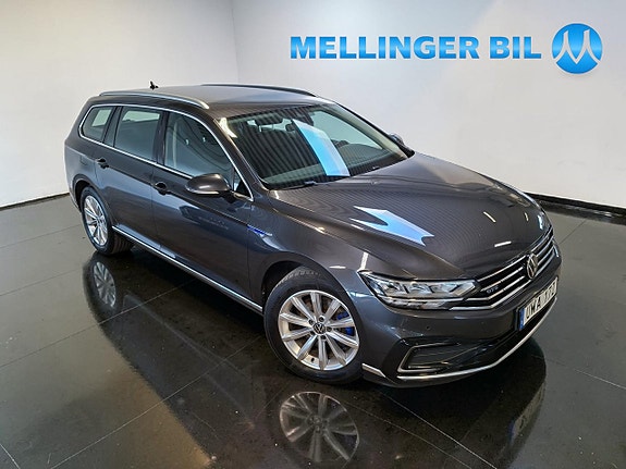 Volkswagen Passat 2 of 5
